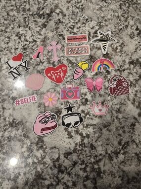 18 Assorted Iron/Sew On Patches